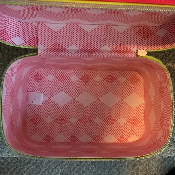 Ted Baker Cosmetics Case - Picture 4 of 4